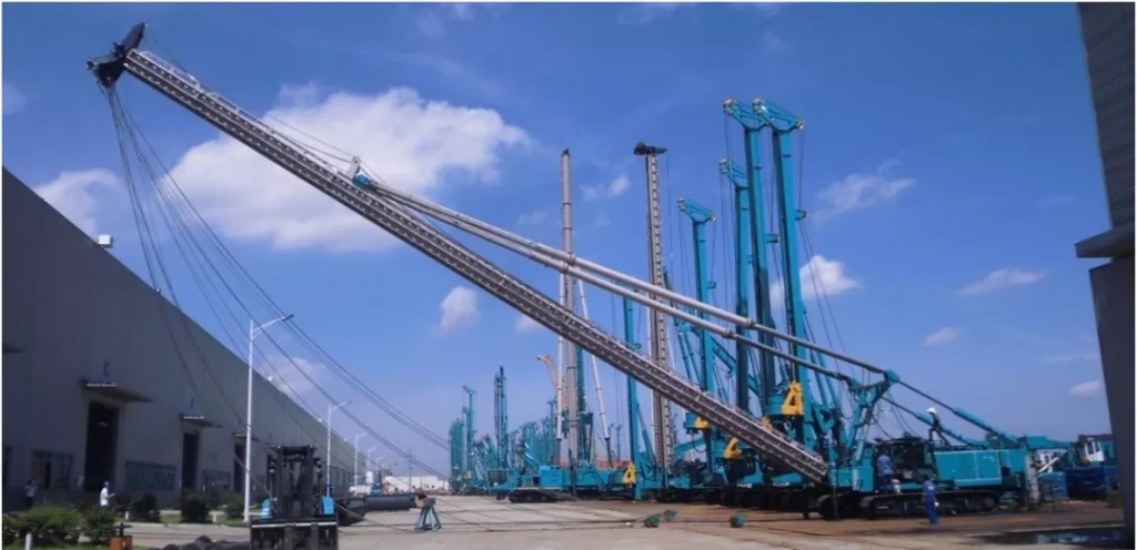 国产的高慢！皇家国际智能SWCH600-125M全液压履带桩架