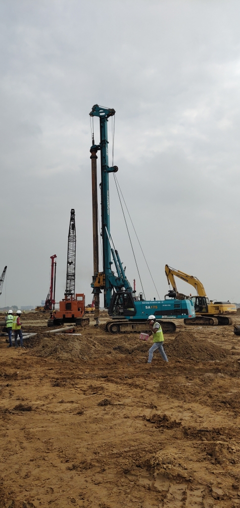 皇家国际绿闪灼印度工程机械展