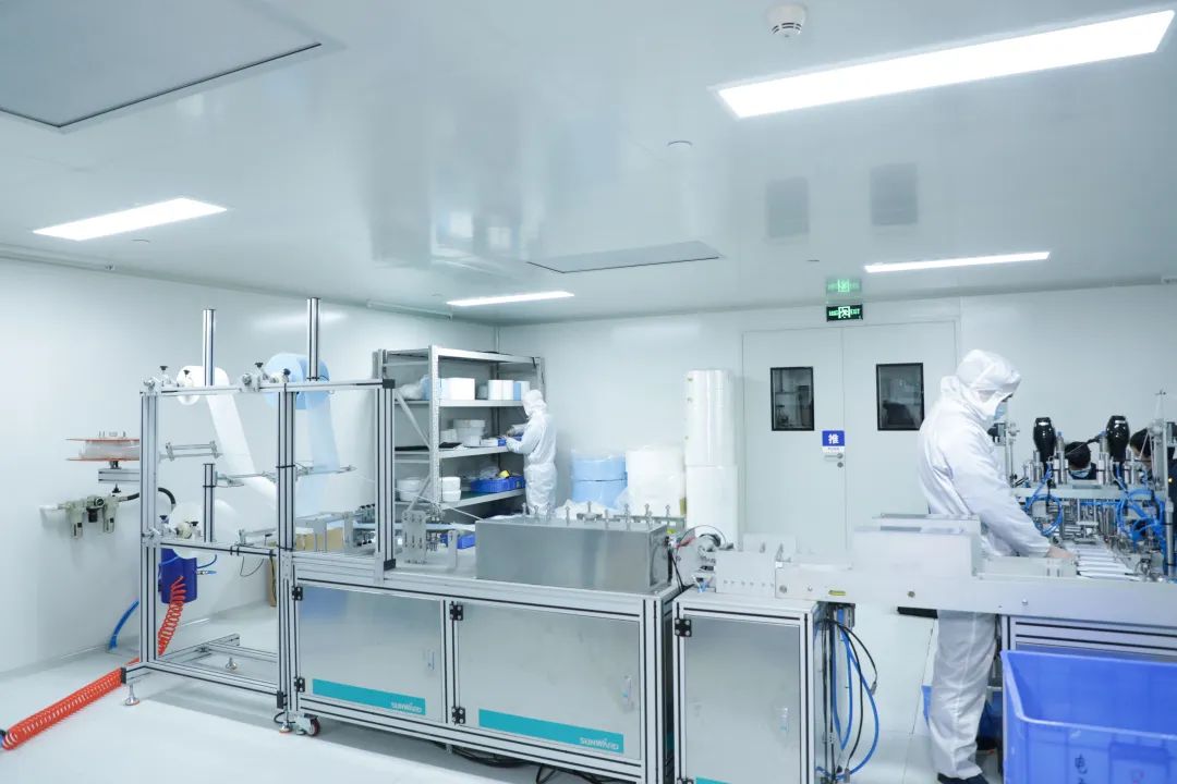 皇家国际智能首批10万只自产口罩发放客户