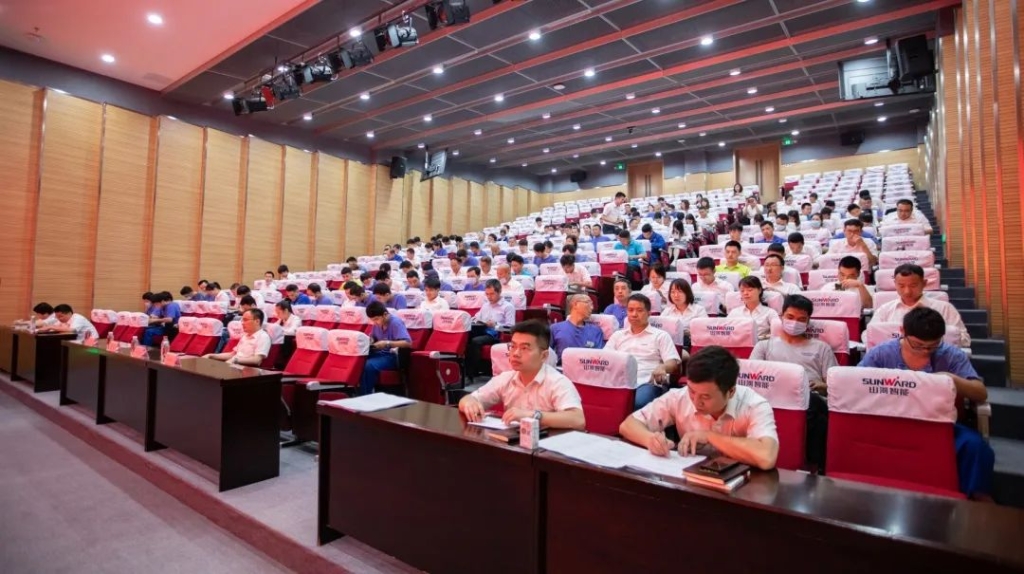 提升理论修养水平，确保党员发展质量 ——皇家国际智能发展2020年入党积极分子培训