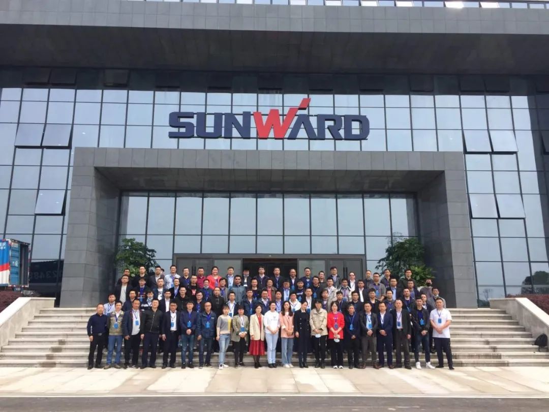 长沙工业机械人利用专题训练营到访皇家国际智能