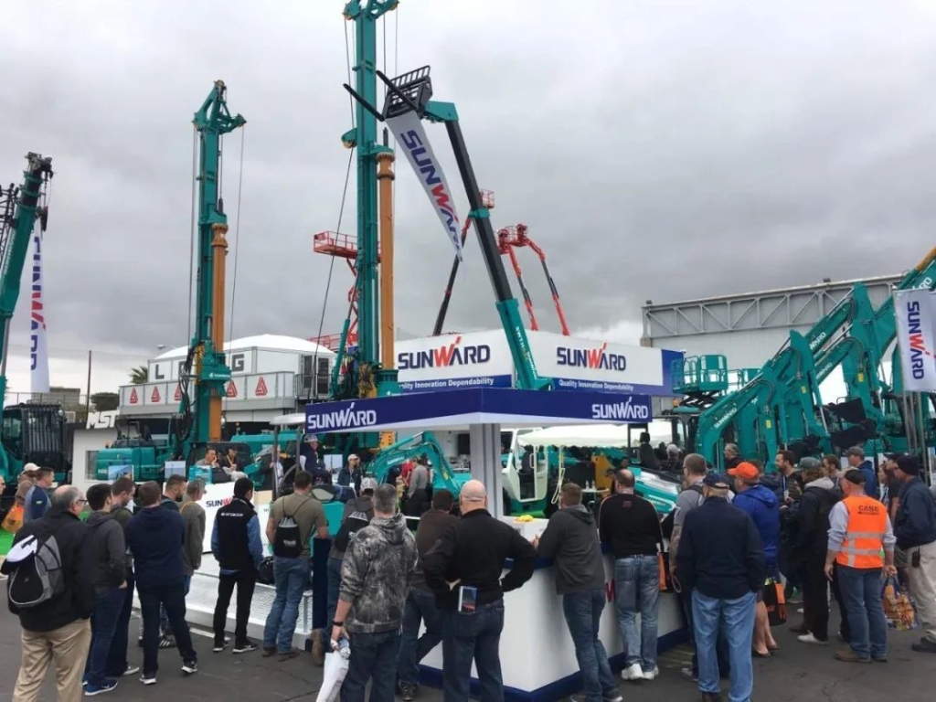 皇家国际智能全新亮相美国工程机械展