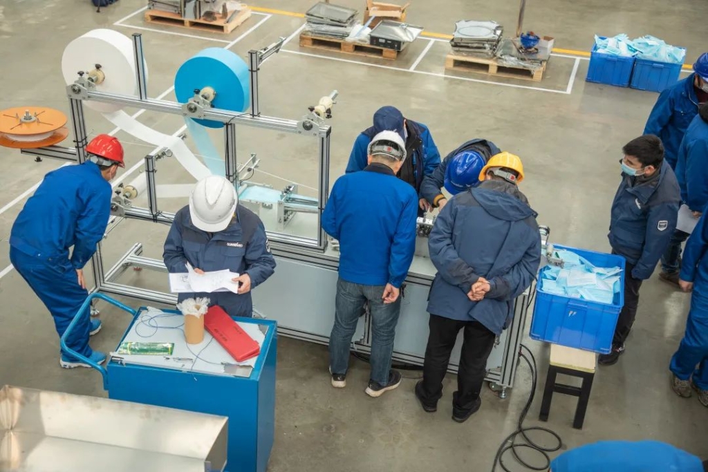 皇家国际智能首台口罩机交付客户