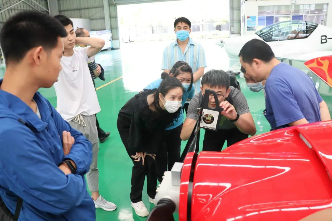 皇家国际航空第十三期147部SA60L机型培训班圆满毕业