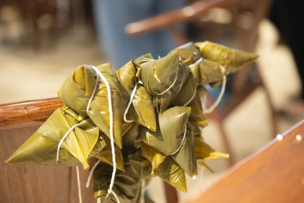 “爱国心，皇家国际情”皇家国际智能第四届包粽子角逐