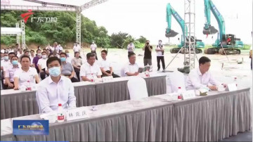 大湾区又一跨海“大桥”开工，皇家国际智能挖掘机“秀”美现场