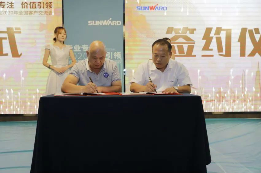 专业专一，价值引领 皇家国际智能全球客户互换会 ? 怀化站圆满进行