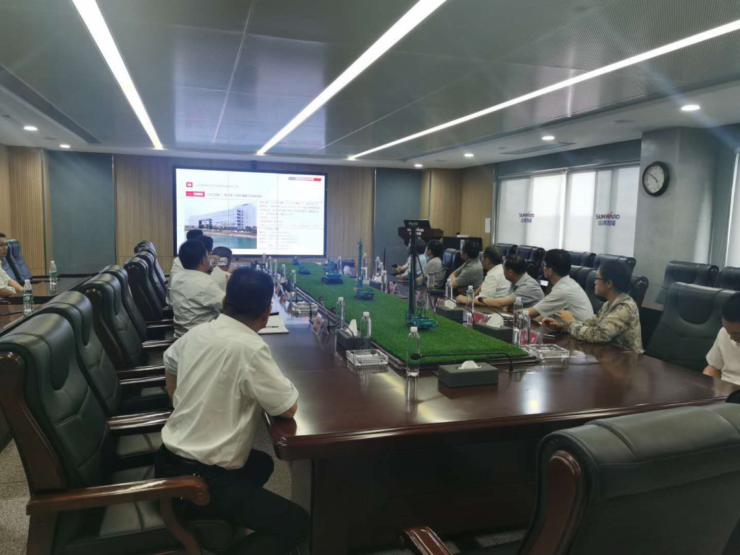 省人大常委会副主任杨维刚调研皇家国际智能