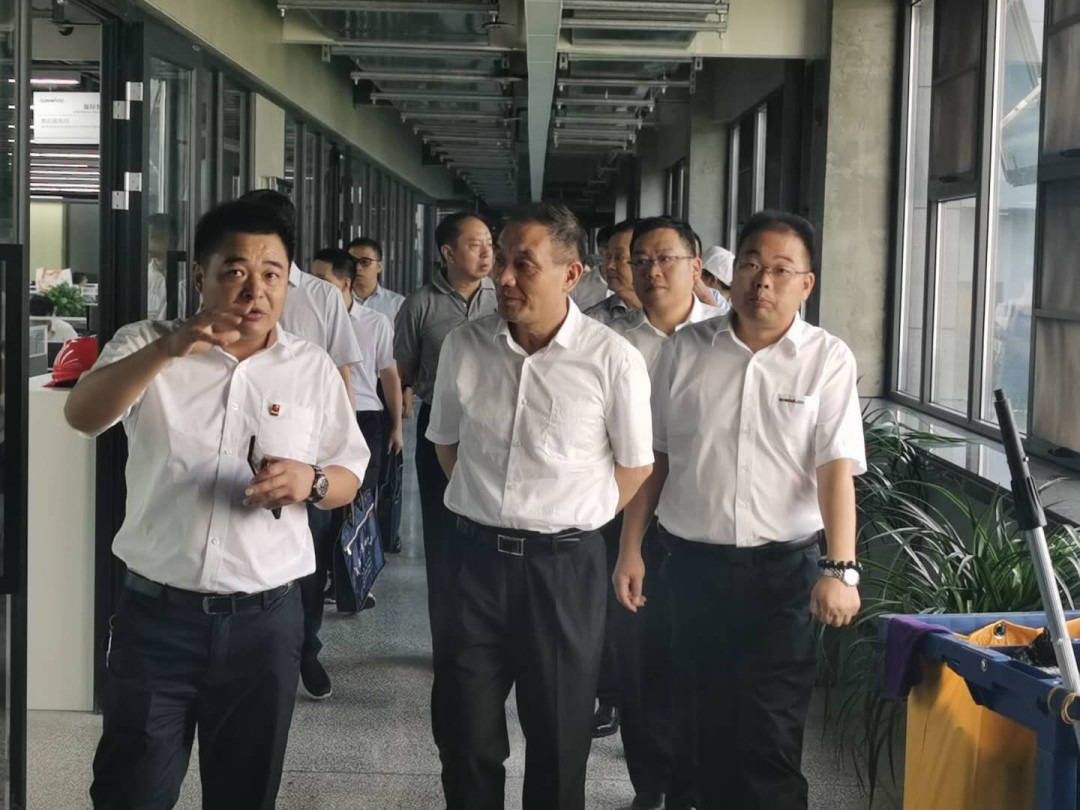 省人大常委会副主任杨维刚调研皇家国际智能