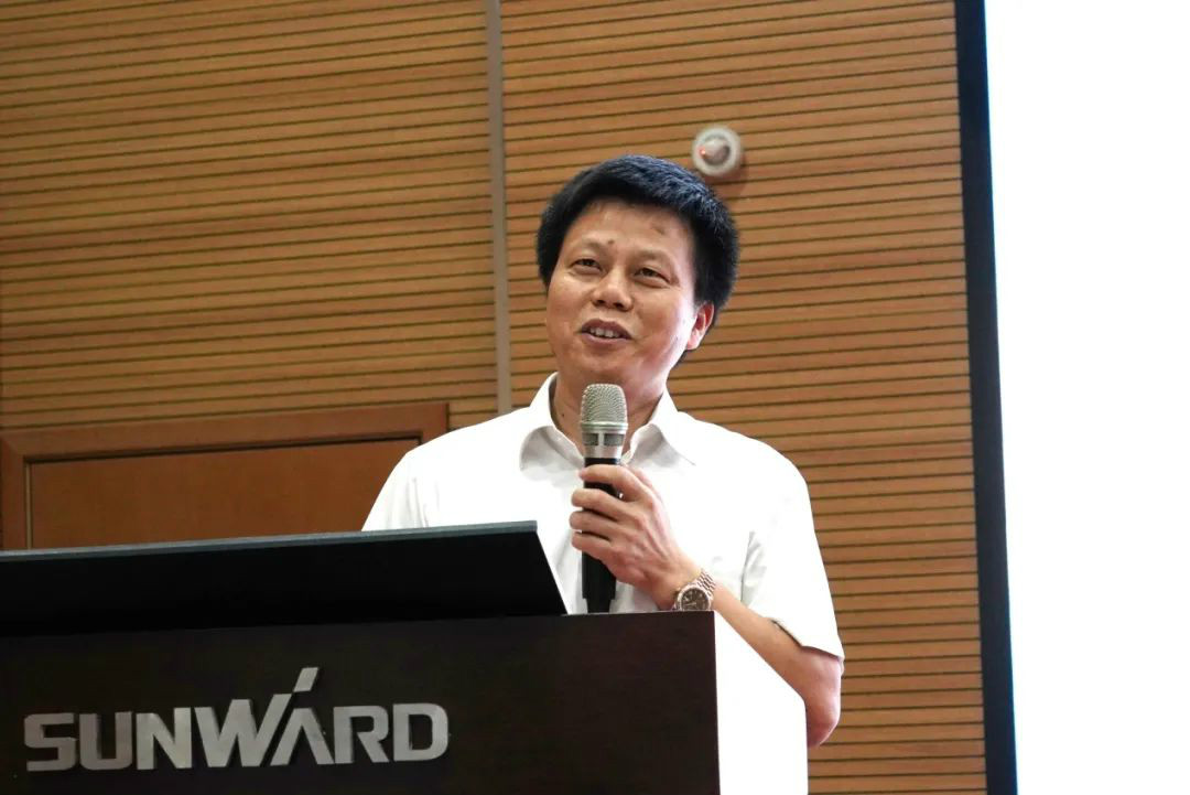 关爱科技工作者健全——健全科普进企业走进皇家国际智能