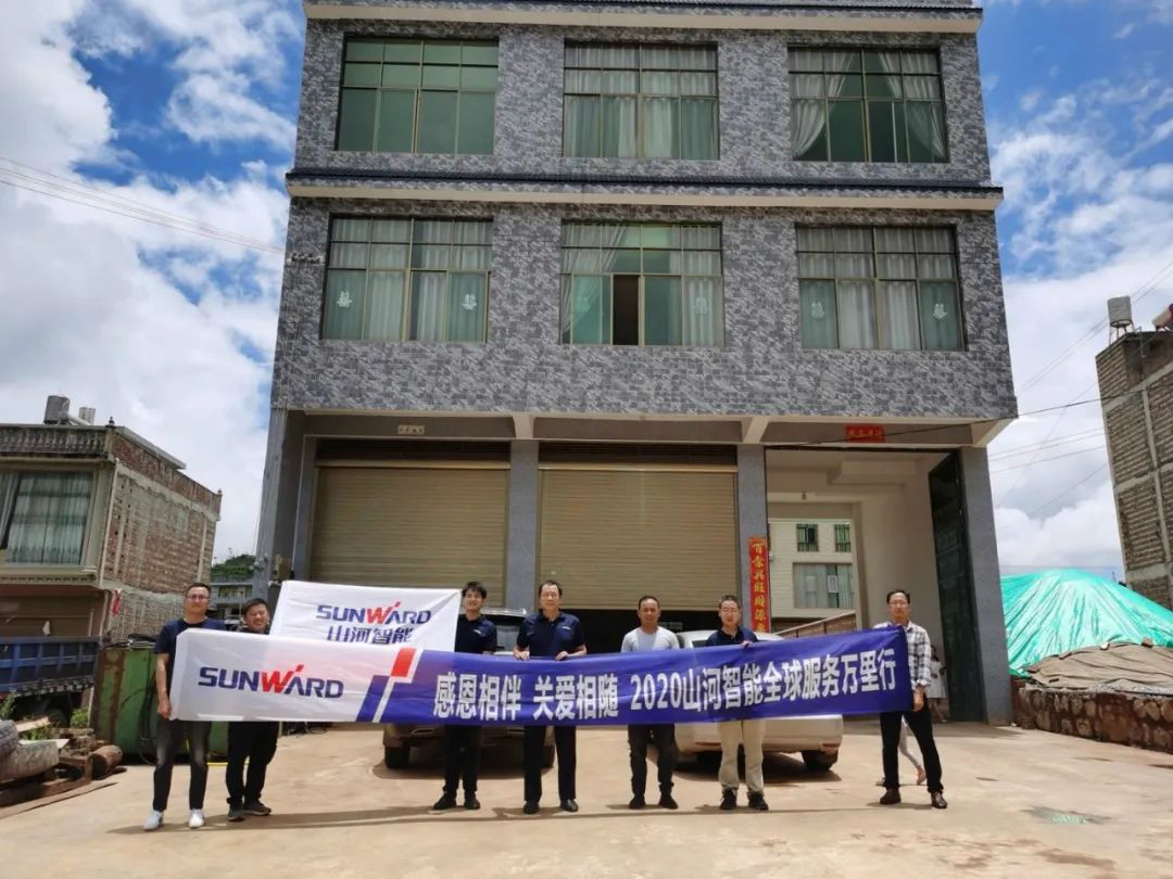 云南这个村有个挖掘机家族，创富有一套