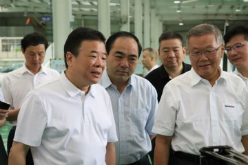 副省长陈飞调研皇家国际航空产业