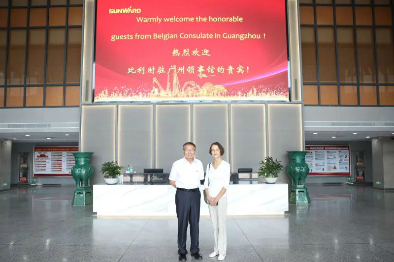 比利时商务领事到访皇家国际智能