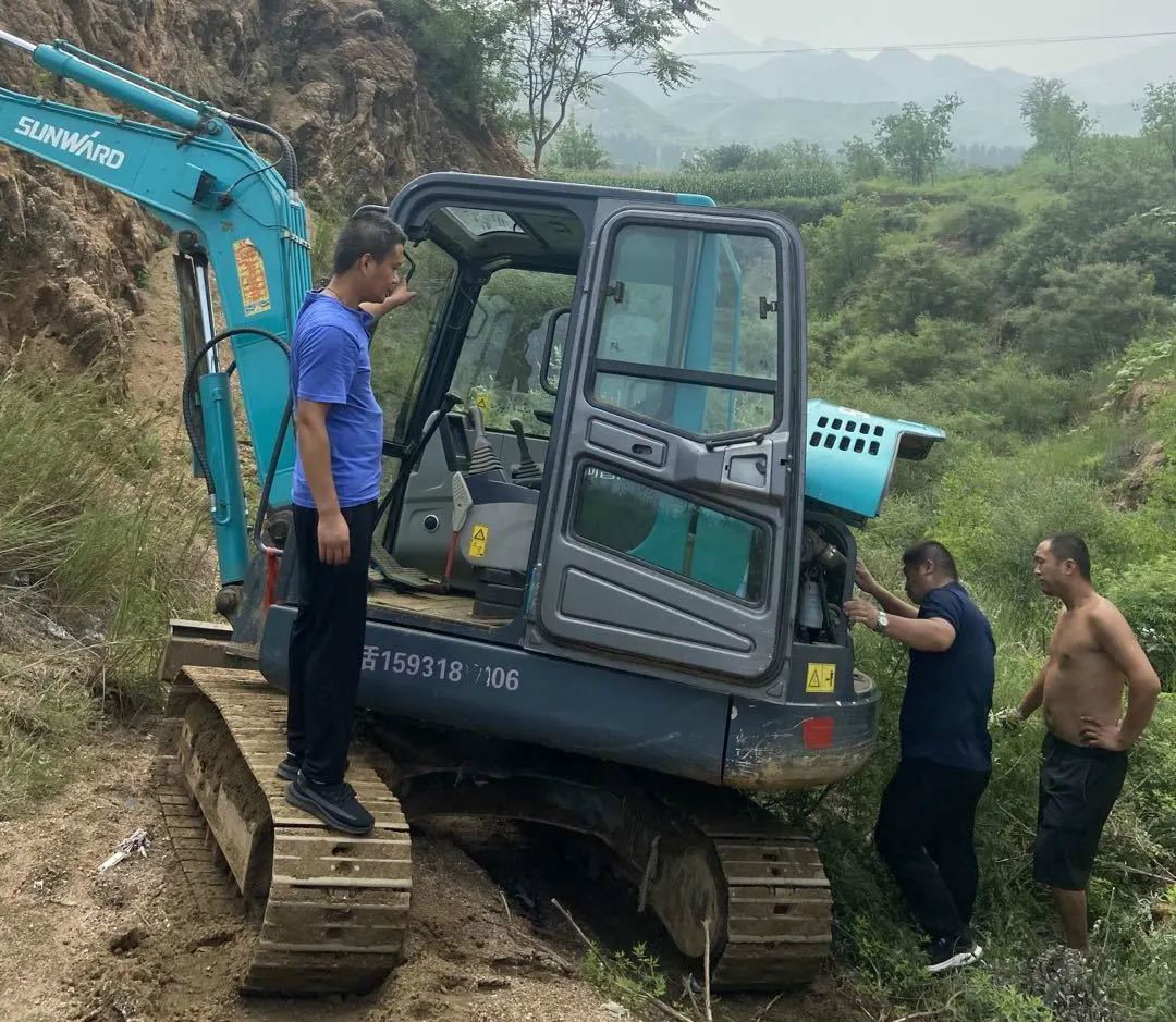 感恩相伴 关爱相随——北京皇家国际服务万里行