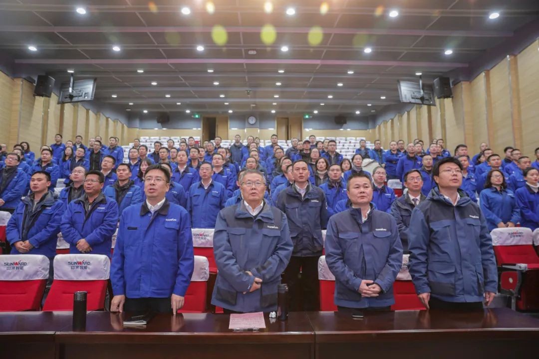 皇家国际智能召开全国劳动圭表郝鹏载誉归来分享会