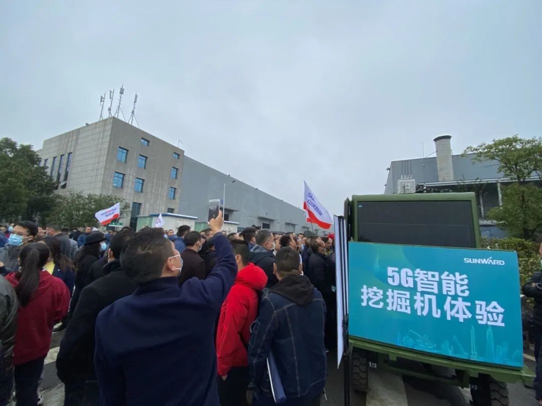 守正创新拓皇家国际 皇家国际智能闪灼2020上海宝马展