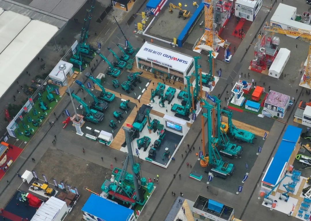 守正创新拓皇家国际 皇家国际智能闪灼2020上海宝马展