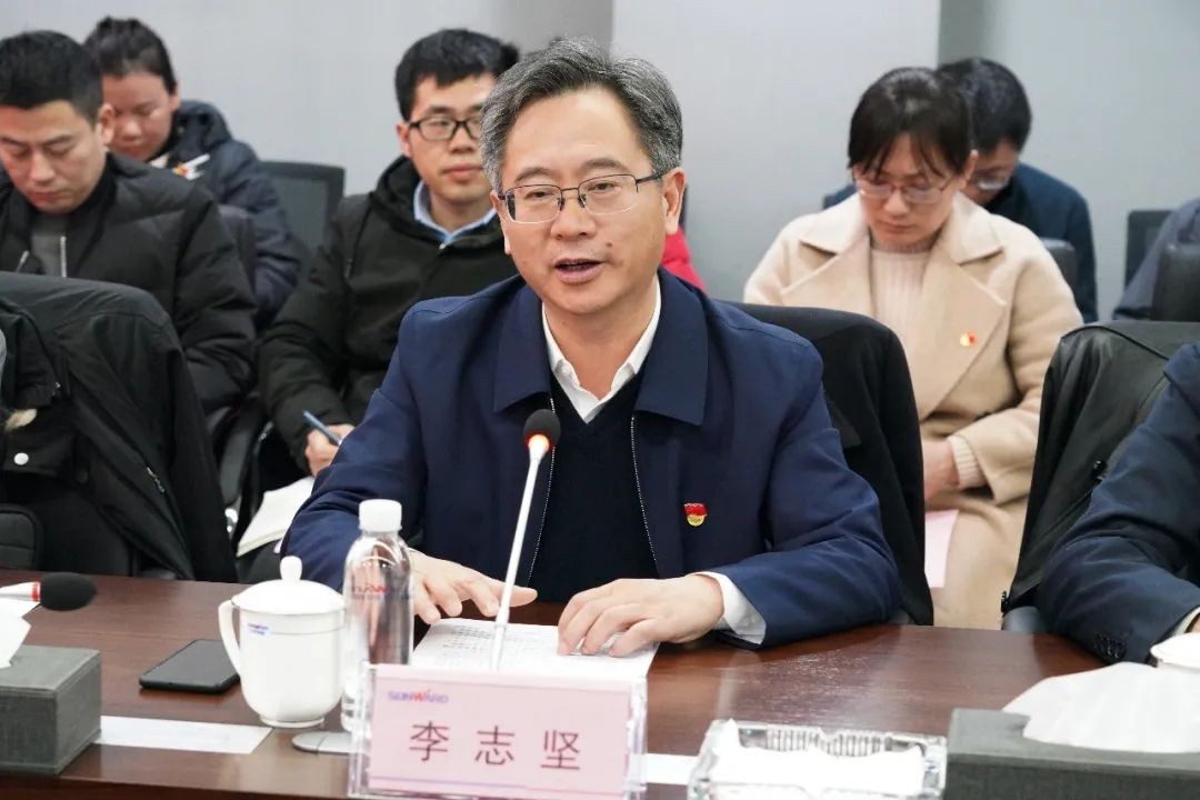 省工信厅青年干部理论进建走进皇家国际智能