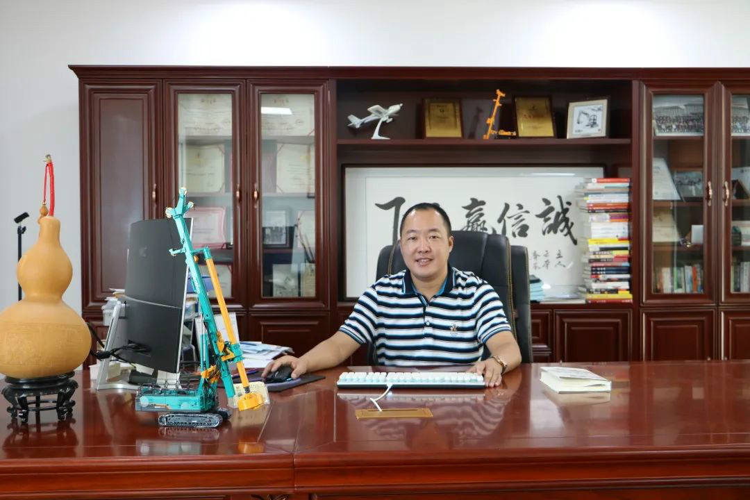 从鞋厂老板到桩工“大烙妆，他以一台静力压桩机撬动财富杠杆