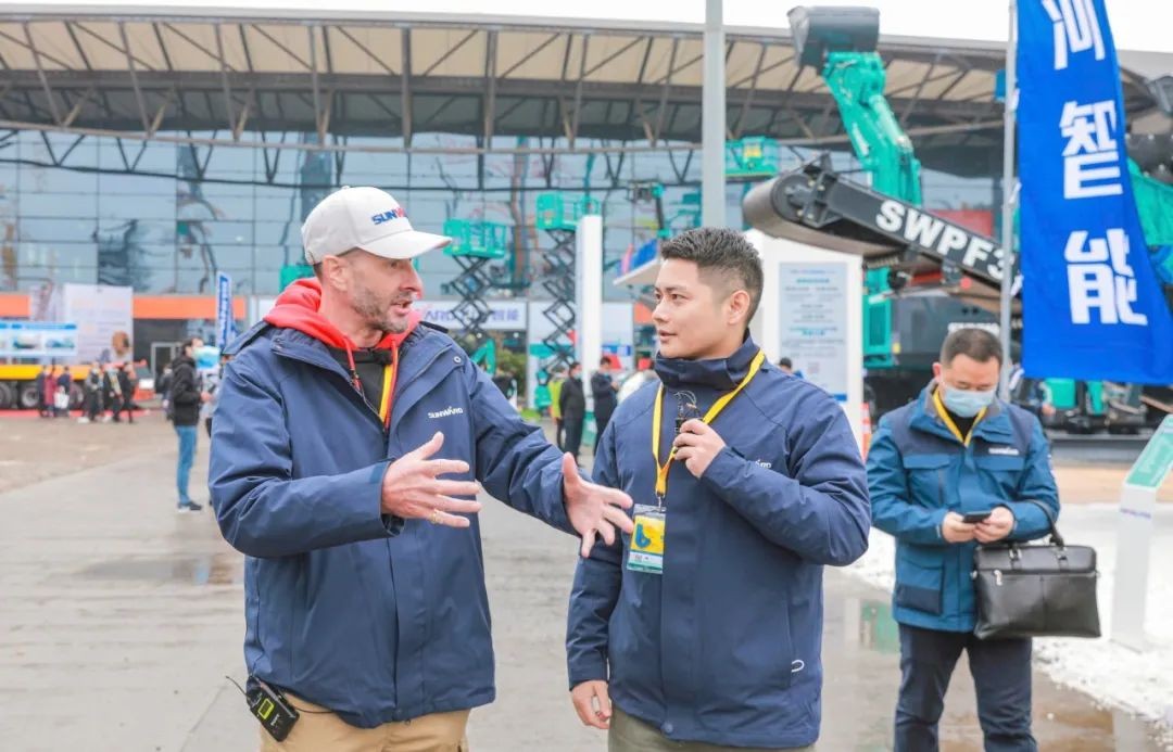 守正创新拓皇家国际 皇家国际智能闪灼2020上海宝马展