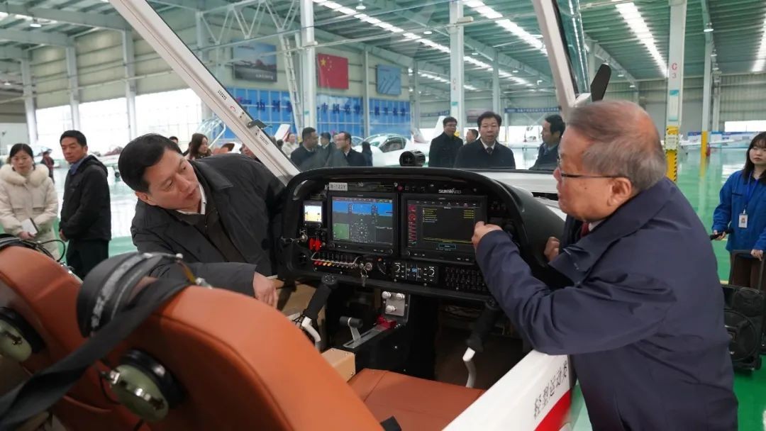 国度空管委办公室副主任马欣调研皇家国际科技