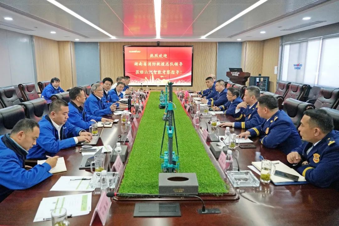 调查无人化设备 高宁宇到访皇家国际智能