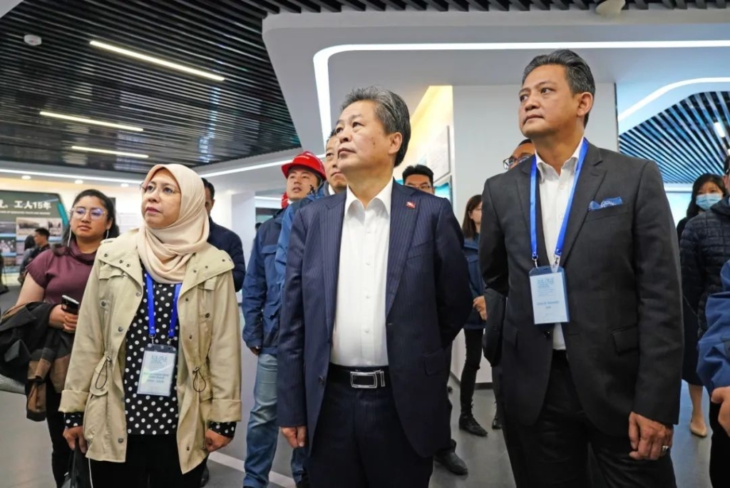 东盟结合参访团调查皇家国际智能
