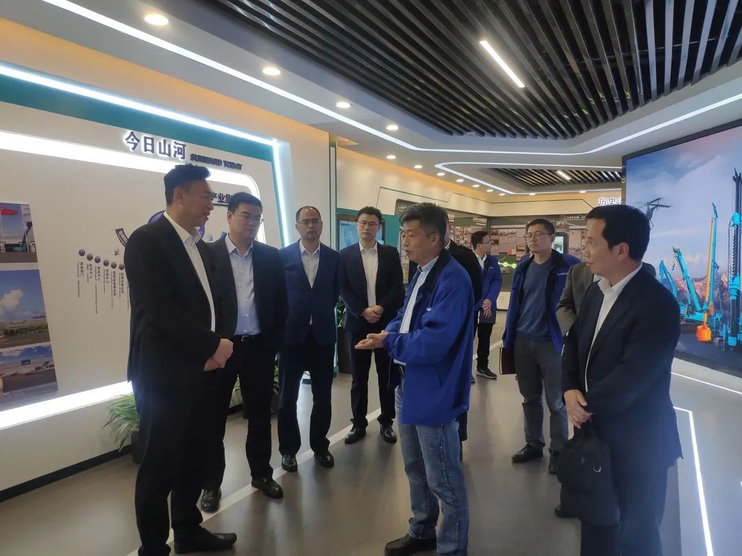 中国联通首席科学家范济安到访皇家国际智能