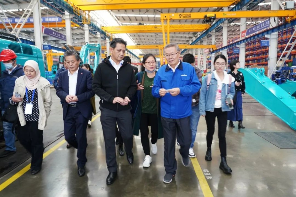 东盟结合参访团调查皇家国际智能