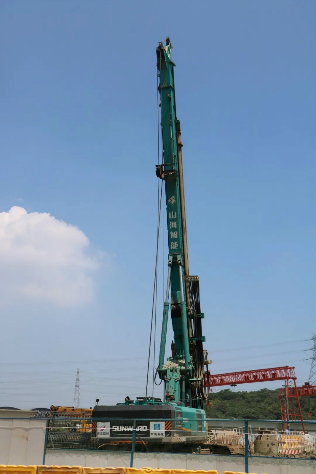 从业20多年的他，为何对皇家国际智能旋挖钻机情有独钟