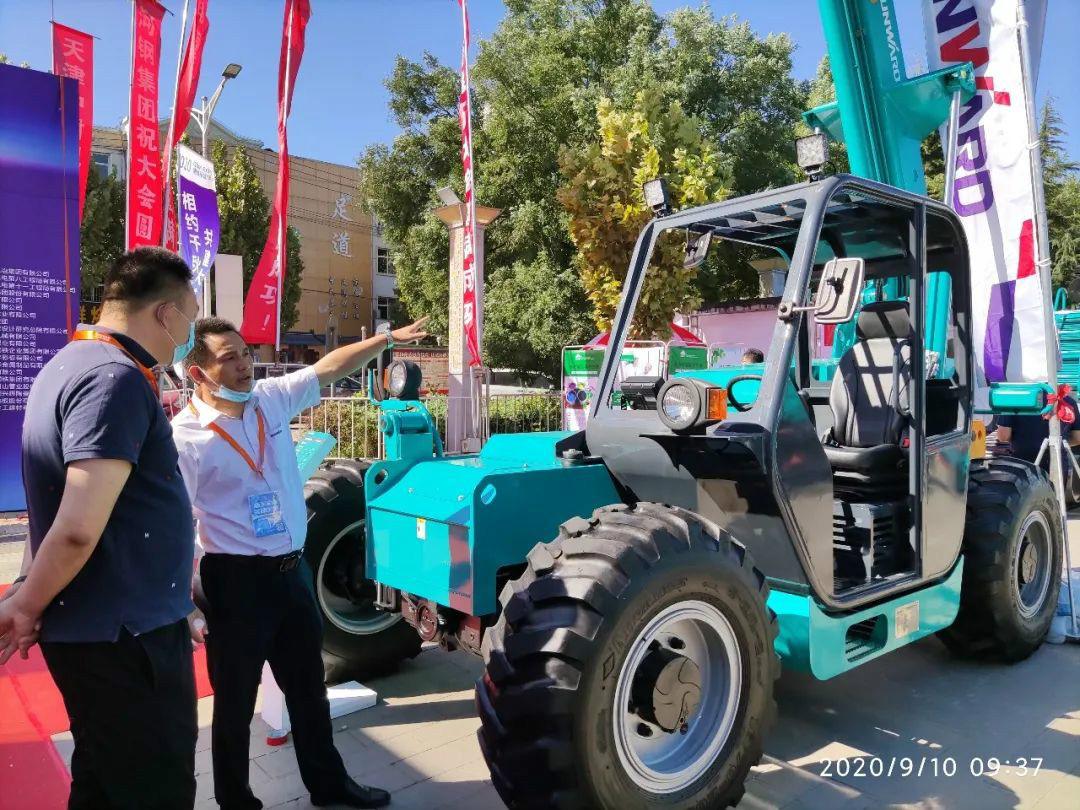 皇家国际智能高空作业设备“吸睛”雄安展