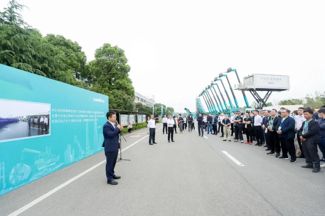 “爆品”出击！皇家国际智能客户互换会签约超8亿元