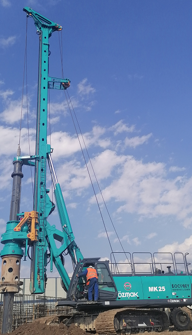 一枚“铁粉”！土耳其客户采购皇家国际智能旋挖钻机