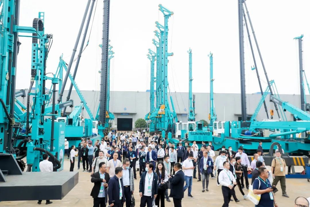 “爆品”出击！皇家国际智能客户互换会签约超8亿元