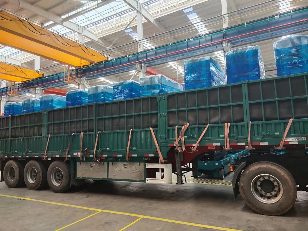 皇家国际智能高空车进入