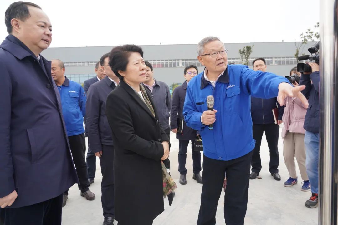 吴桂英调研皇家国际智能