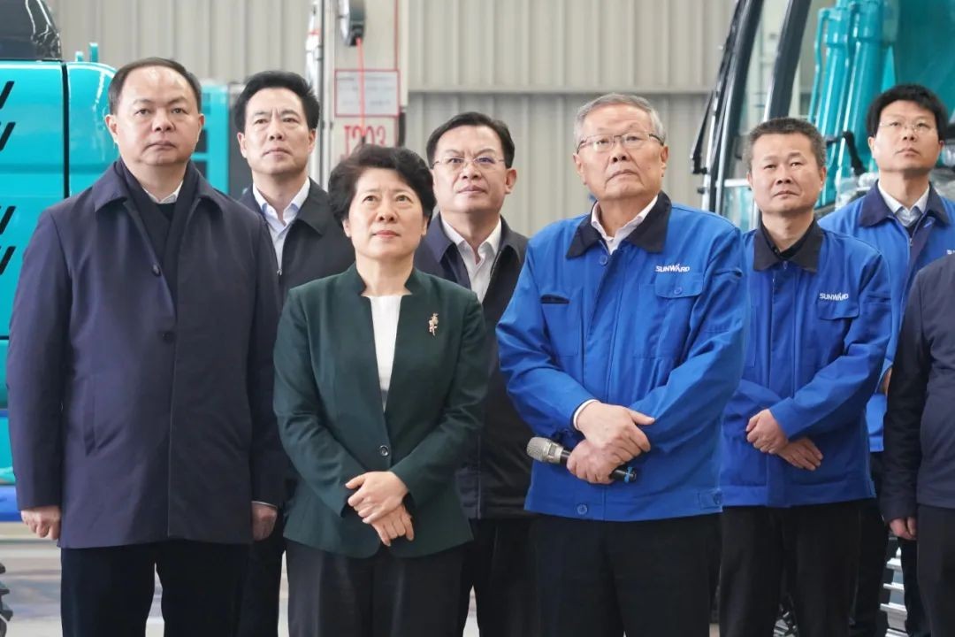 吴桂英调研皇家国际智能