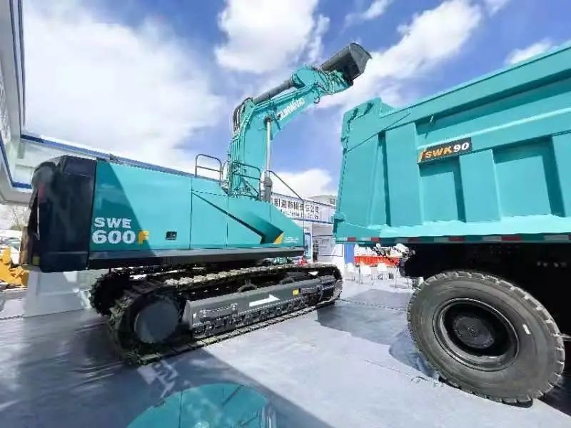 皇家国际智能绿巨人闪亮登场鄂尔多斯国际煤博会