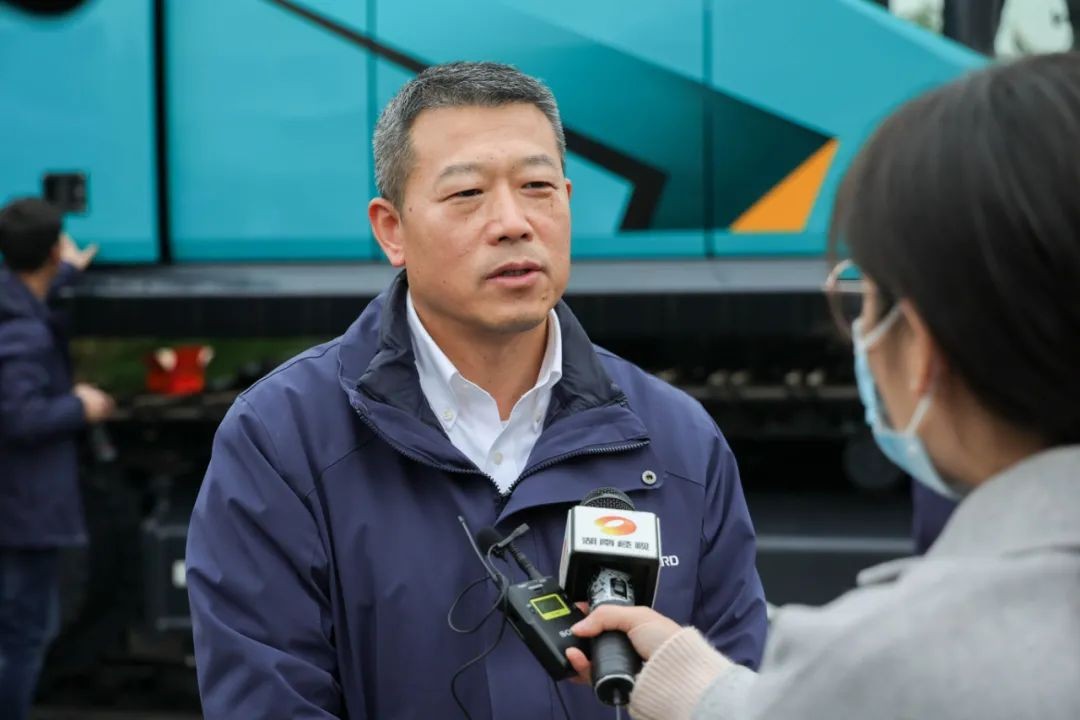 开疆扩土，气壮皇家国际 | 600F大挖交付典礼隆沉进行