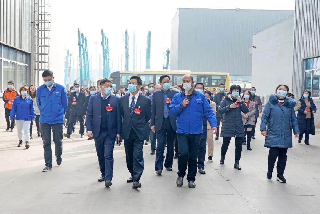 长沙县“两会”观摩团调查皇家国际智能