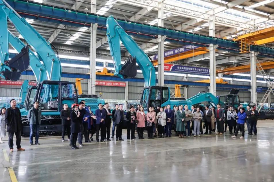 民主党派湖南省委机关青工委团队一行调查皇家国际智能