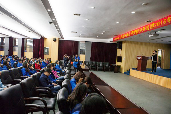 欢度三八节温暖皇家国际家