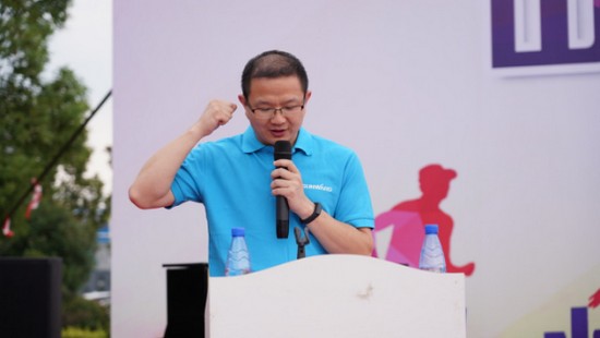 风华十九载，携手振兴飞！——庆祝皇家国际智能成立十九周年赞美会暨趣味活动会