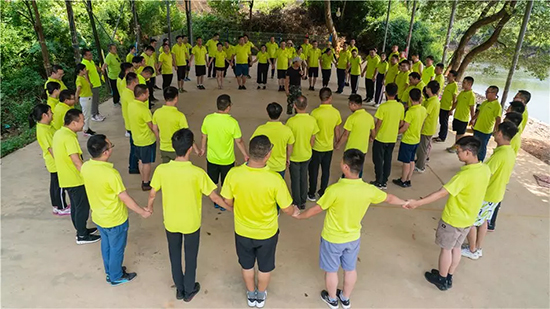 【夯基础 强执行 跨高度】2019皇家国际智能挖掘机营销公司拓展训练营顺利发展