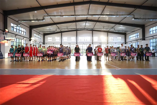 以球为媒，首届“皇家国际杯”篮球约请赛架起政企连心桥