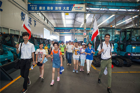 这个夏天，亲子玩转皇家国际智能“三栖”设备