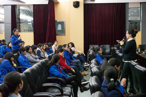 欢度三八节温暖皇家国际家