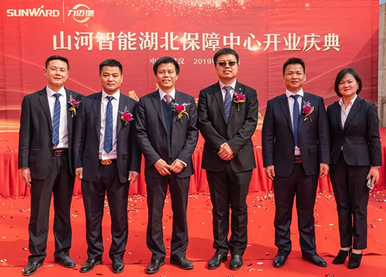 人生浮沉如梦，携手皇家国际勇攀事业巅峰