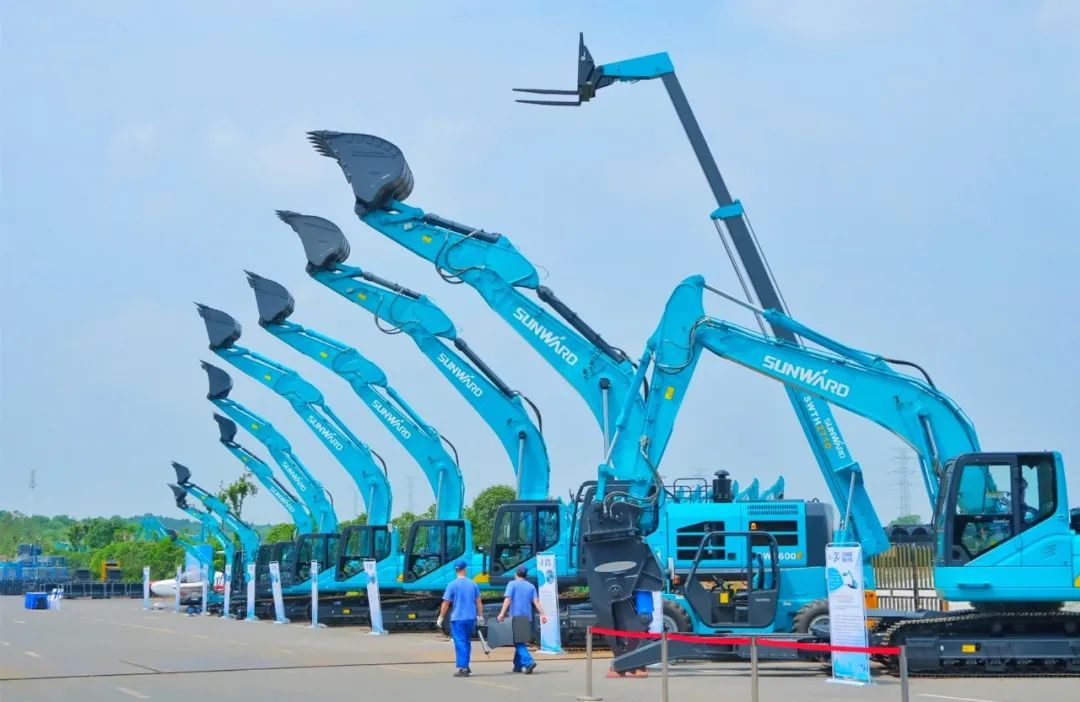 湖南省2021年“安全出产月”启动典礼在皇家国际工业城进行