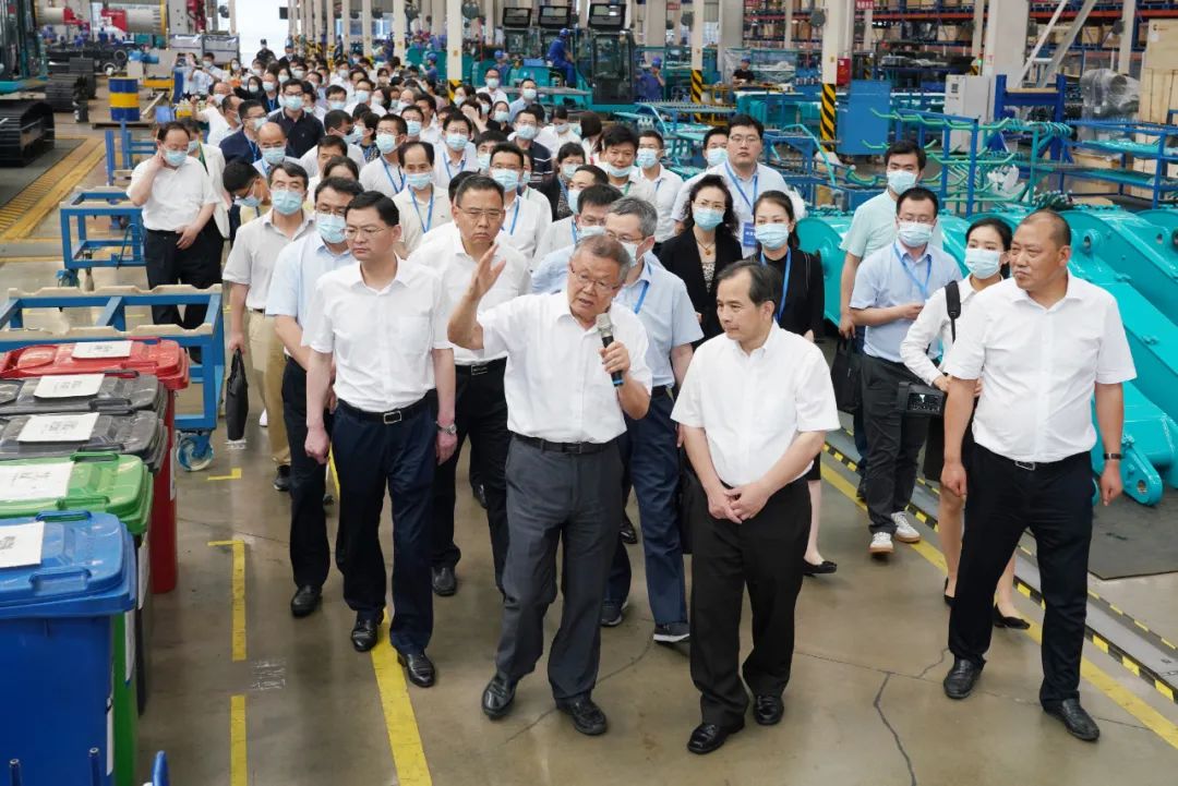 全国战术性新兴产业集群建设调查团调研皇家国际智能